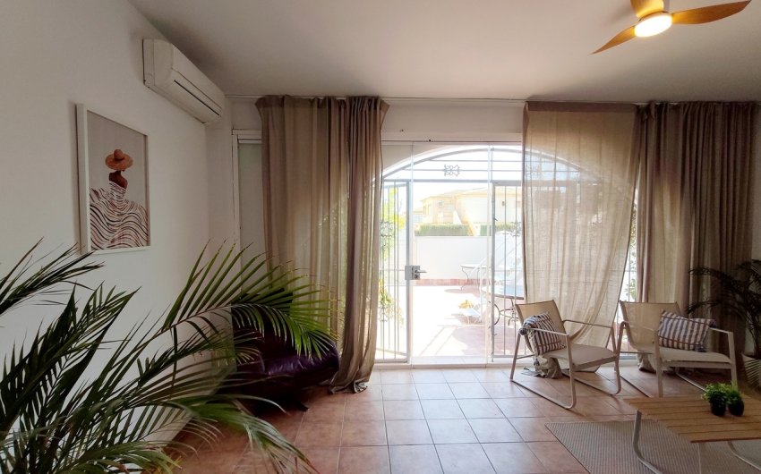 Herverkoop - Town House -
Playa Flamenca - Costa Blanca