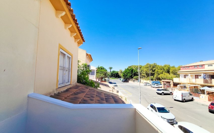 Herverkoop - Town House -
Playa Flamenca - Costa Blanca
