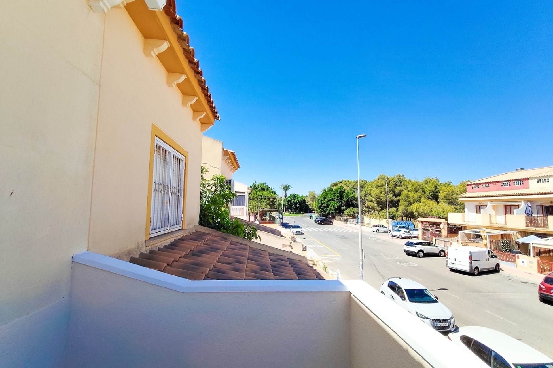 Herverkoop - Town House -
Playa Flamenca - Costa Blanca