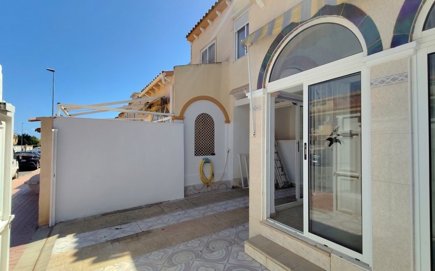 Herverkoop - Town House -
Playa Flamenca - Costa Blanca