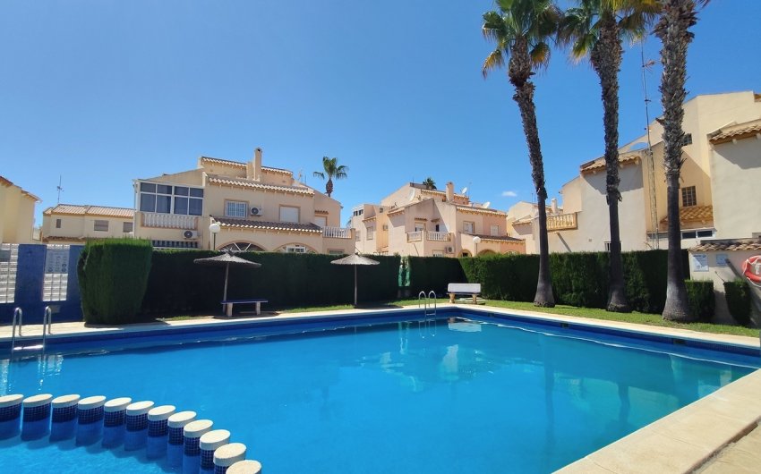 Herverkoop - Town House -
Playa Flamenca - Costa Blanca