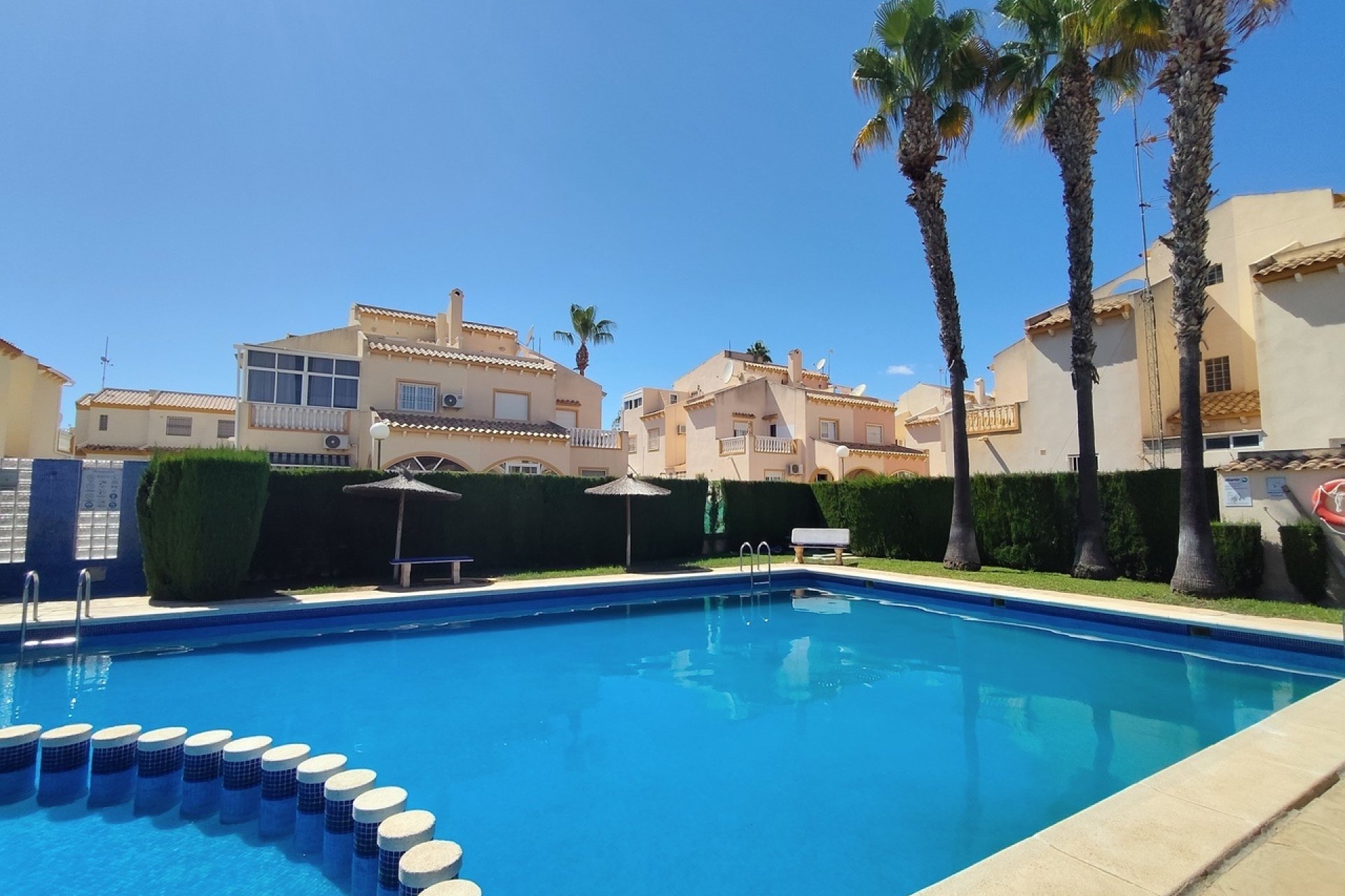 Herverkoop - Town House -
Playa Flamenca - Costa Blanca