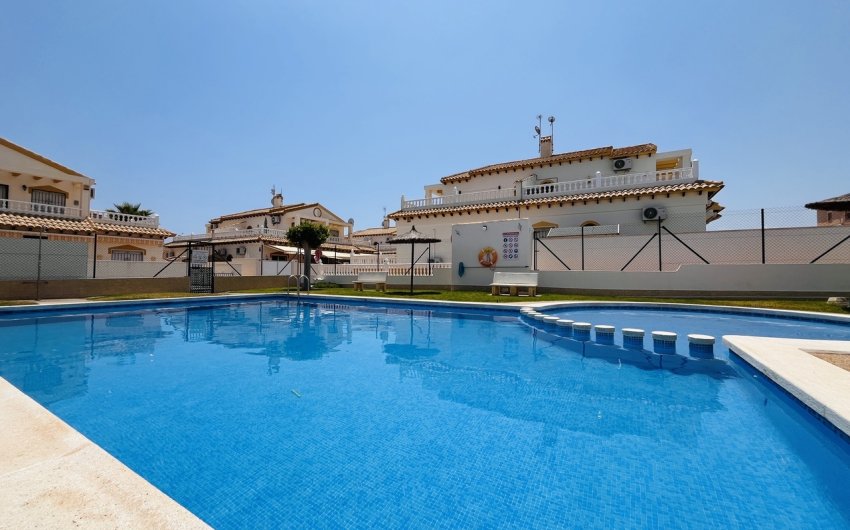 Herverkoop - Town House -
Playa Flamenca - Costa Blanca