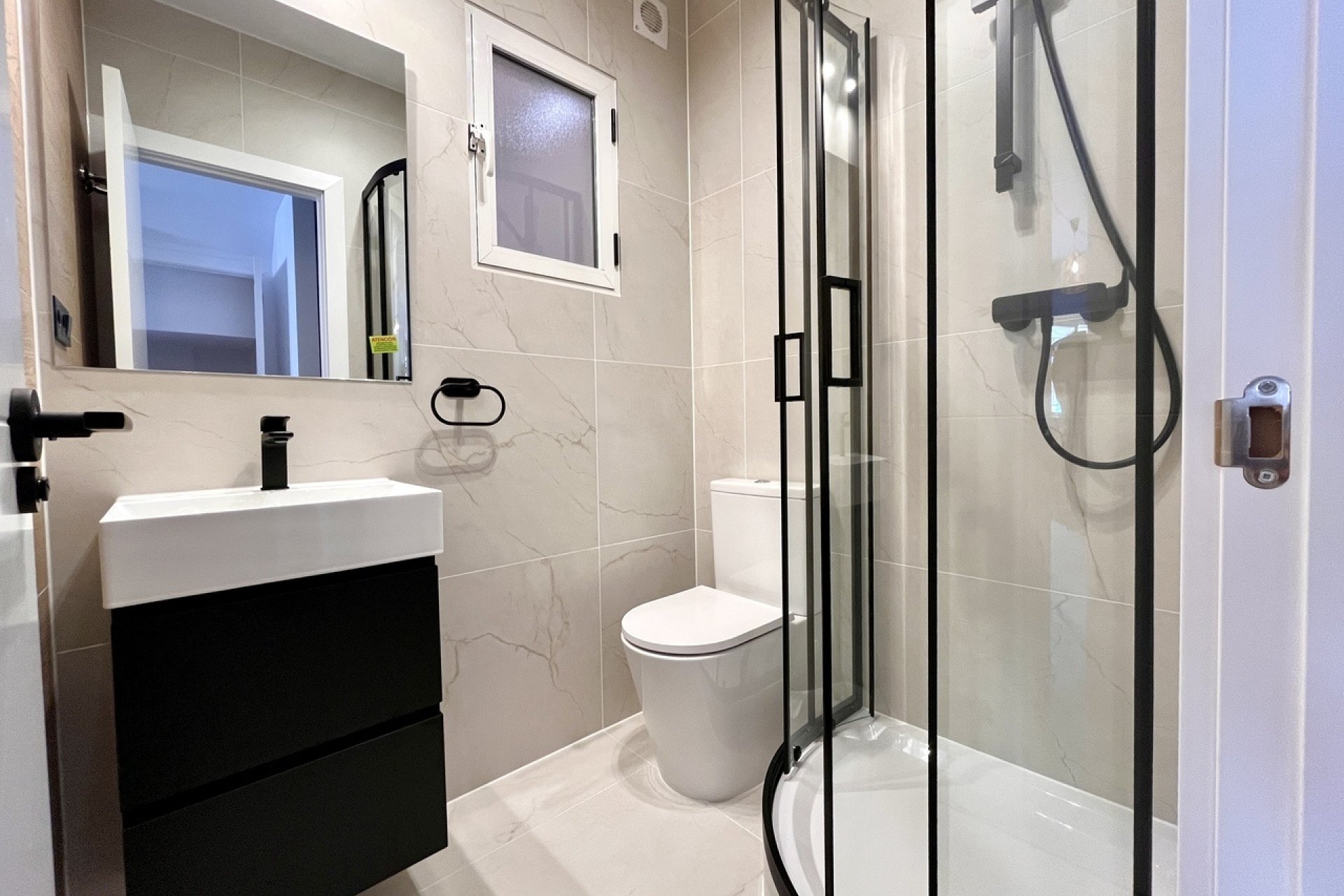 Herverkoop - Town House -
Playa Flamenca - Costa Blanca