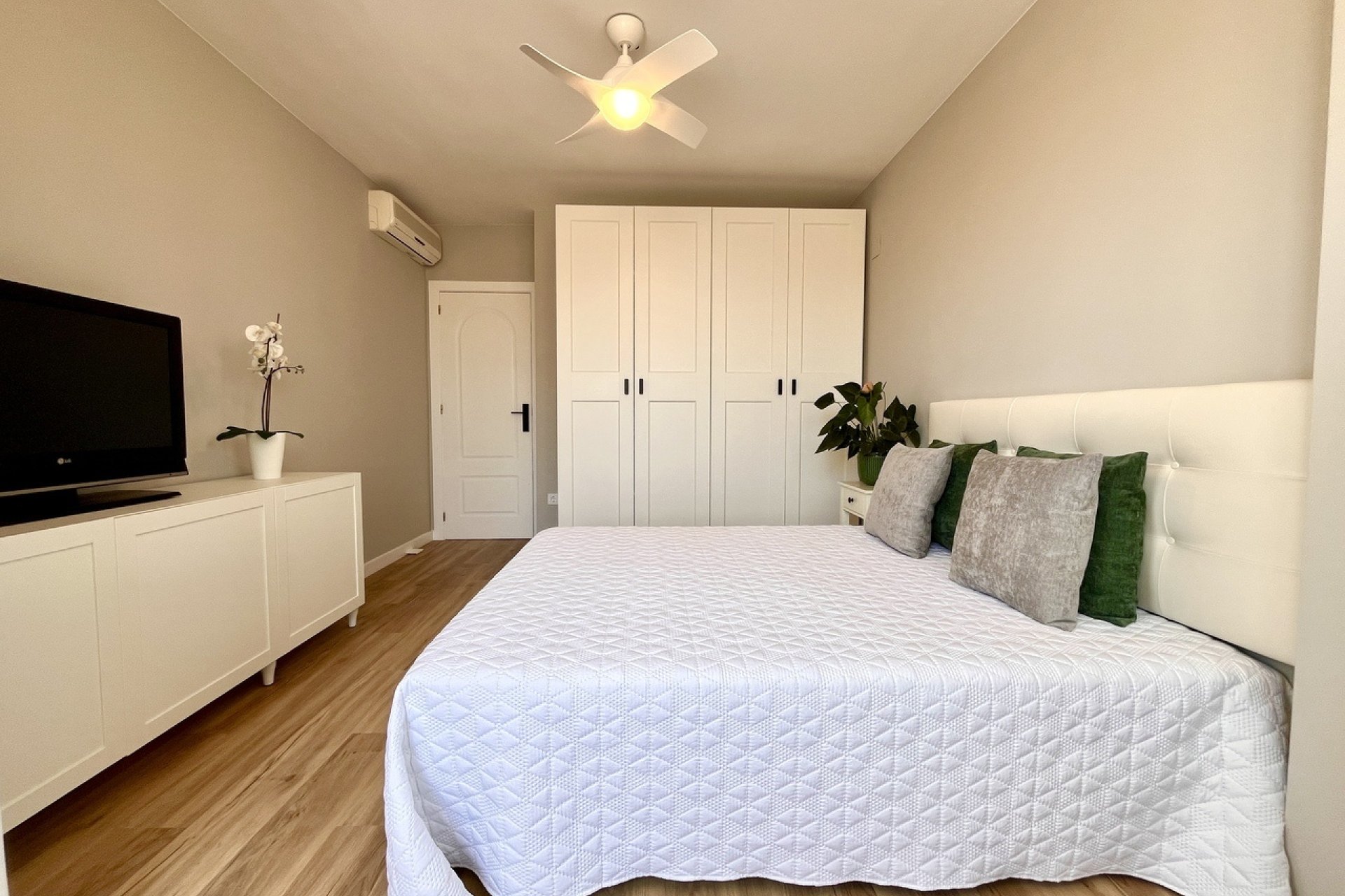 Herverkoop - Town House -
Playa Flamenca - Costa Blanca