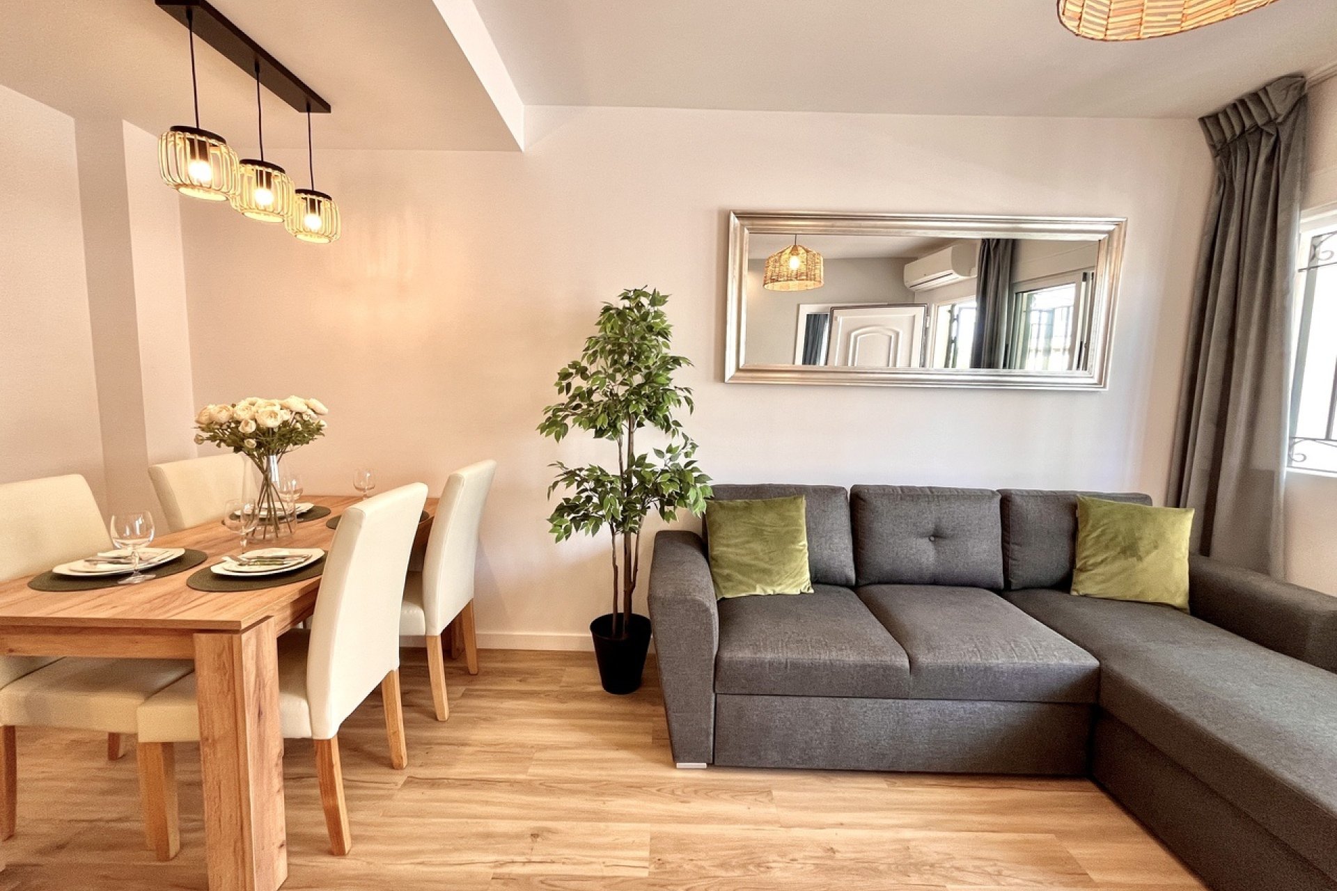 Herverkoop - Town House -
Playa Flamenca - Costa Blanca