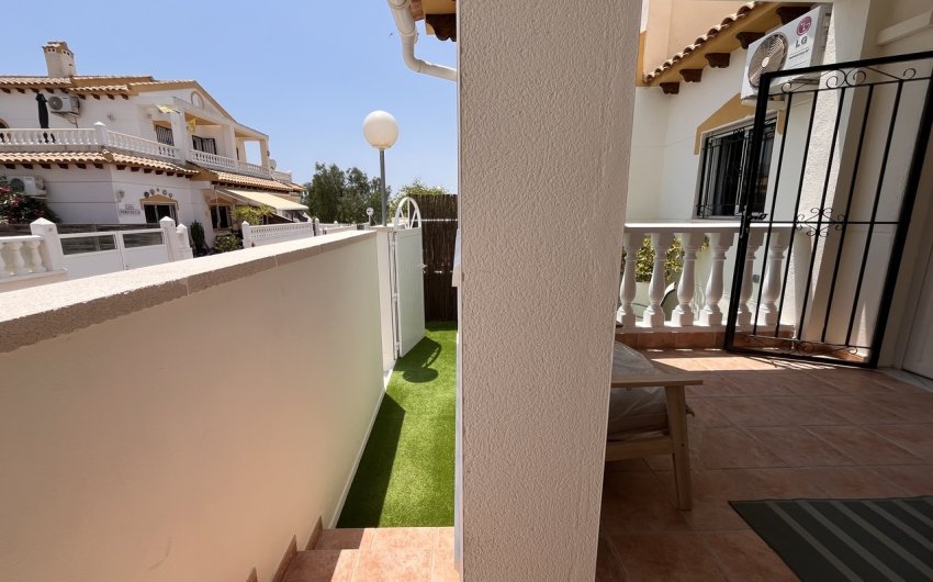 Herverkoop - Town House -
Playa Flamenca - Costa Blanca