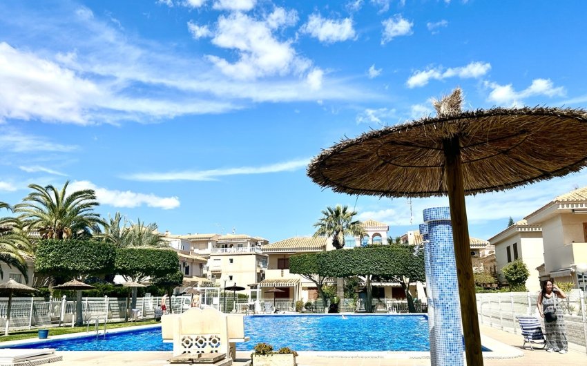 Herverkoop - Town House -
Playa Flamenca - Costa Blanca