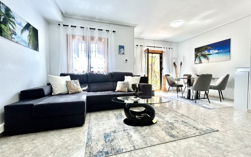 Herverkoop - Town House -
Playa Flamenca - Costa Blanca