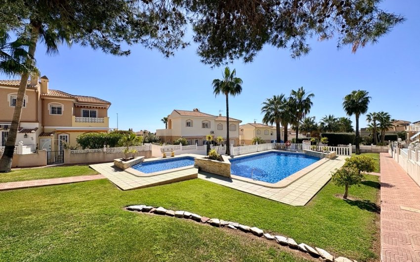 Herverkoop - Town House -
Rojales - Inland