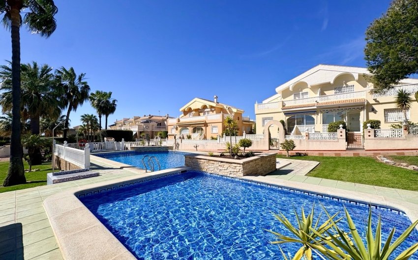 Herverkoop - Town House -
Rojales - Inland