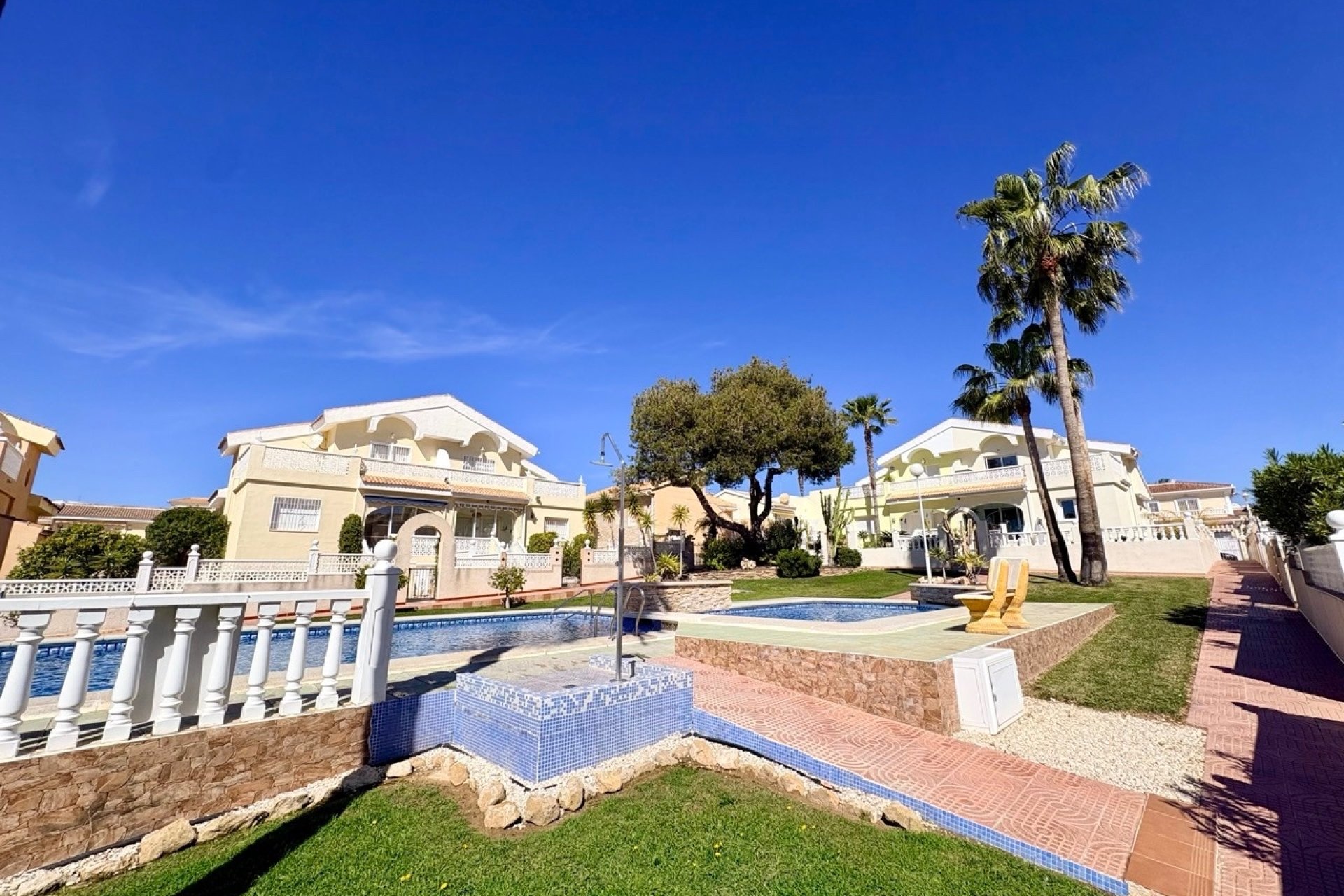 Herverkoop - Town House -
Rojales - Inland