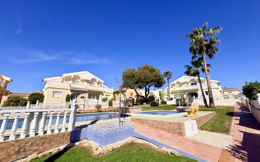 Herverkoop - Town House -
Rojales - Inland