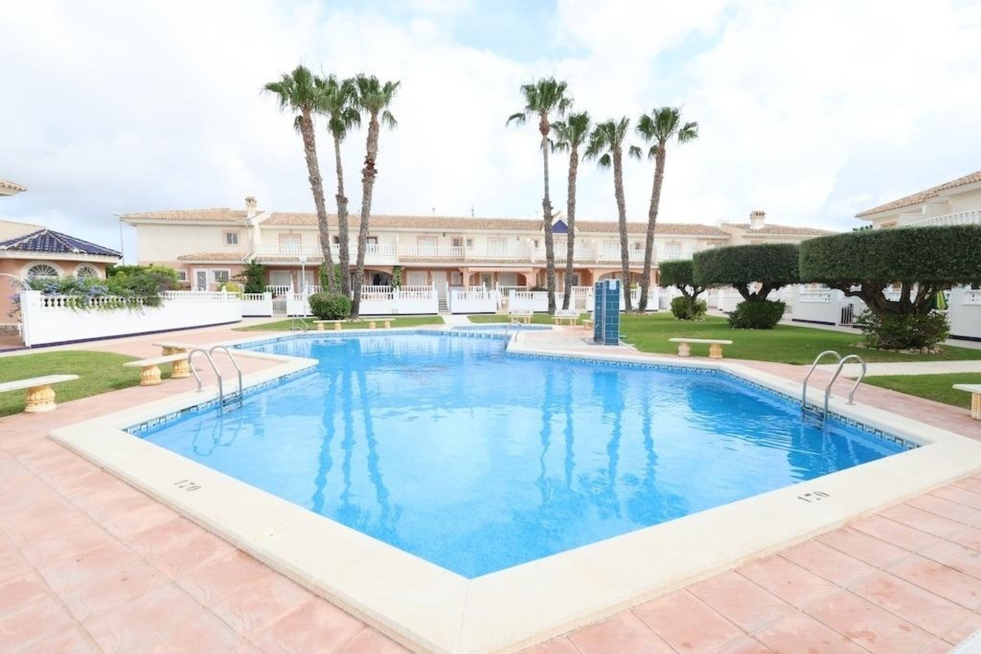 Herverkoop - Town House -
Rojales - Inland