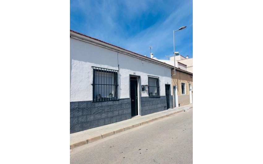Herverkoop - Town House -
San Miguel de Salinas - Inland