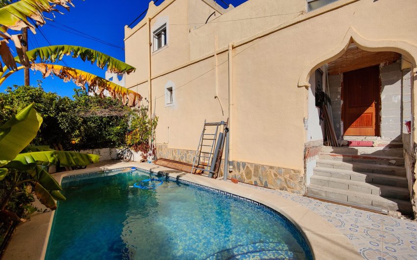 Herverkoop - Town House -
San Miguel de Salinas - Inland
