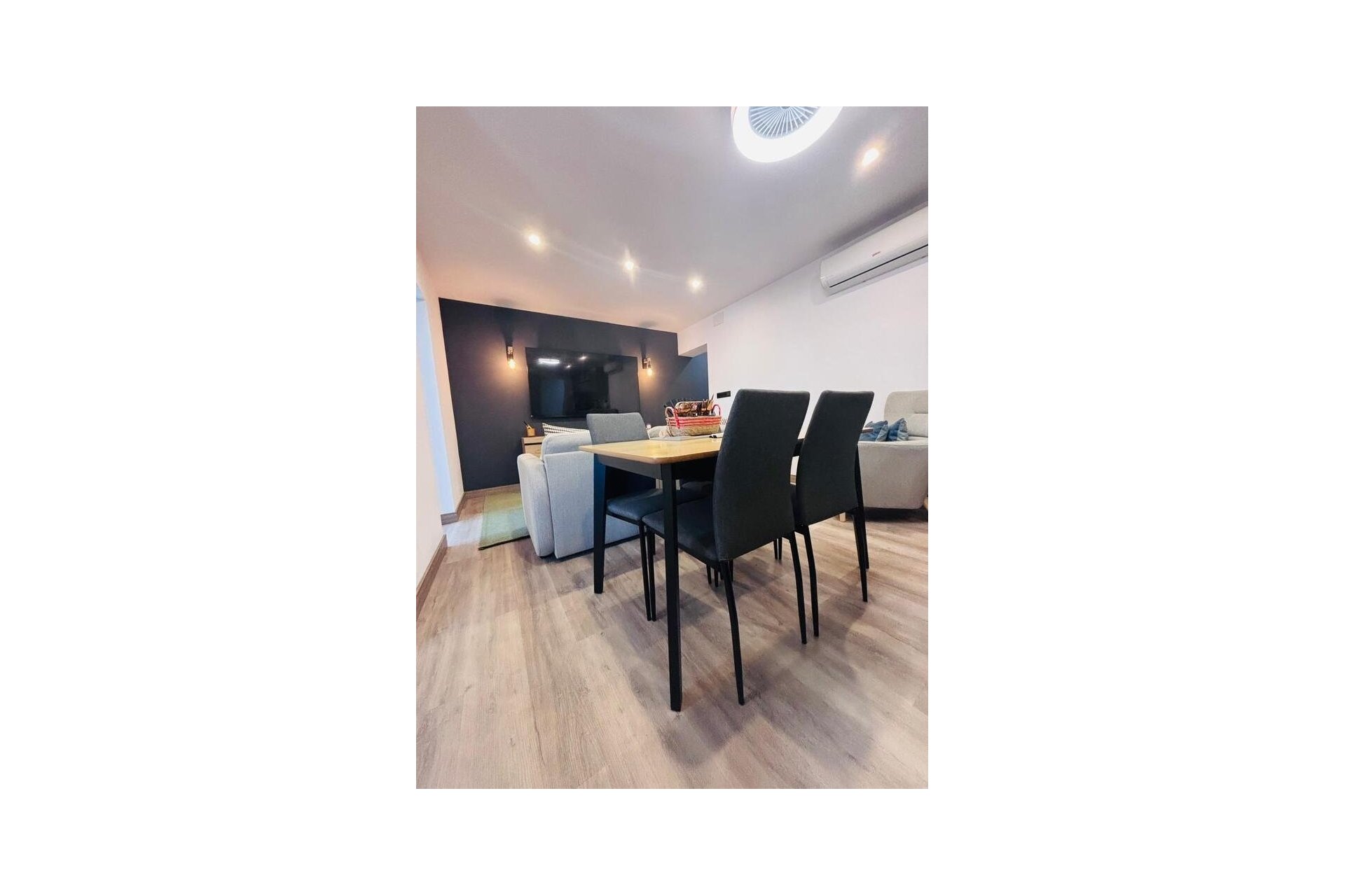 Herverkoop - Town House -
San Miguel de Salinas - Inland