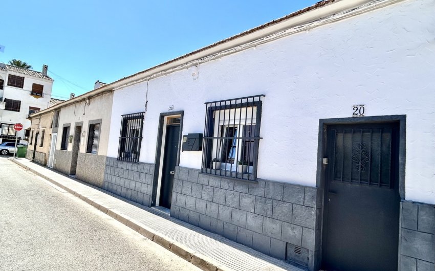 Herverkoop - Town House -
San Miguel de Salinas - Inland
