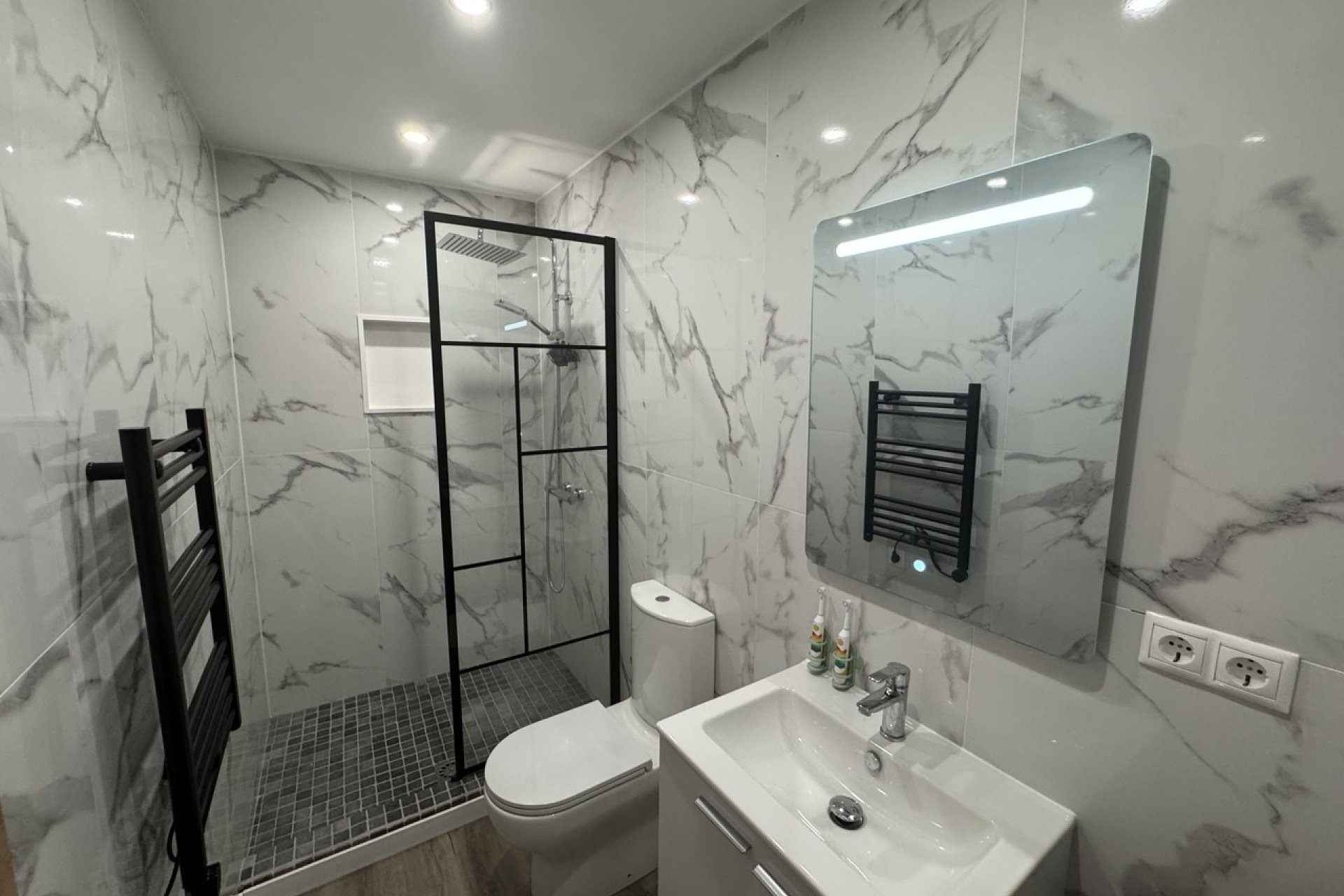 Herverkoop - Town House -
San Miguel de Salinas - Inland