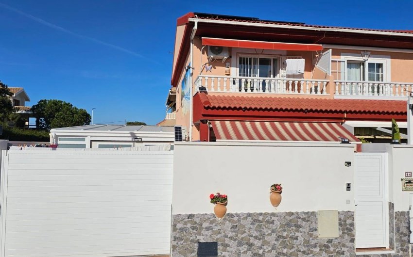 Herverkoop - Town House -
Santiago de la Ribera - Playa De Santiago De La Ribera