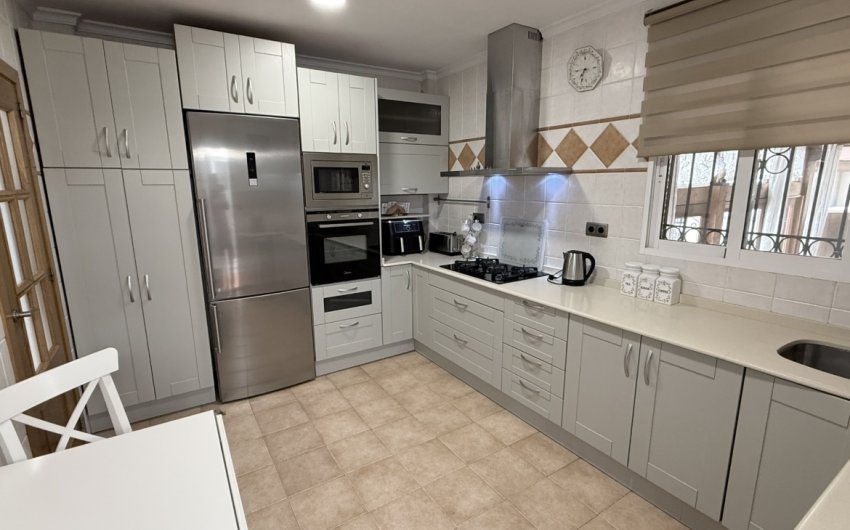 Herverkoop - Town House -
Sucina - Inland