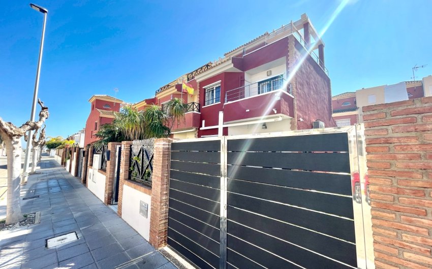 Herverkoop - Town House -
Torre de la Horadada - Costa Blanca