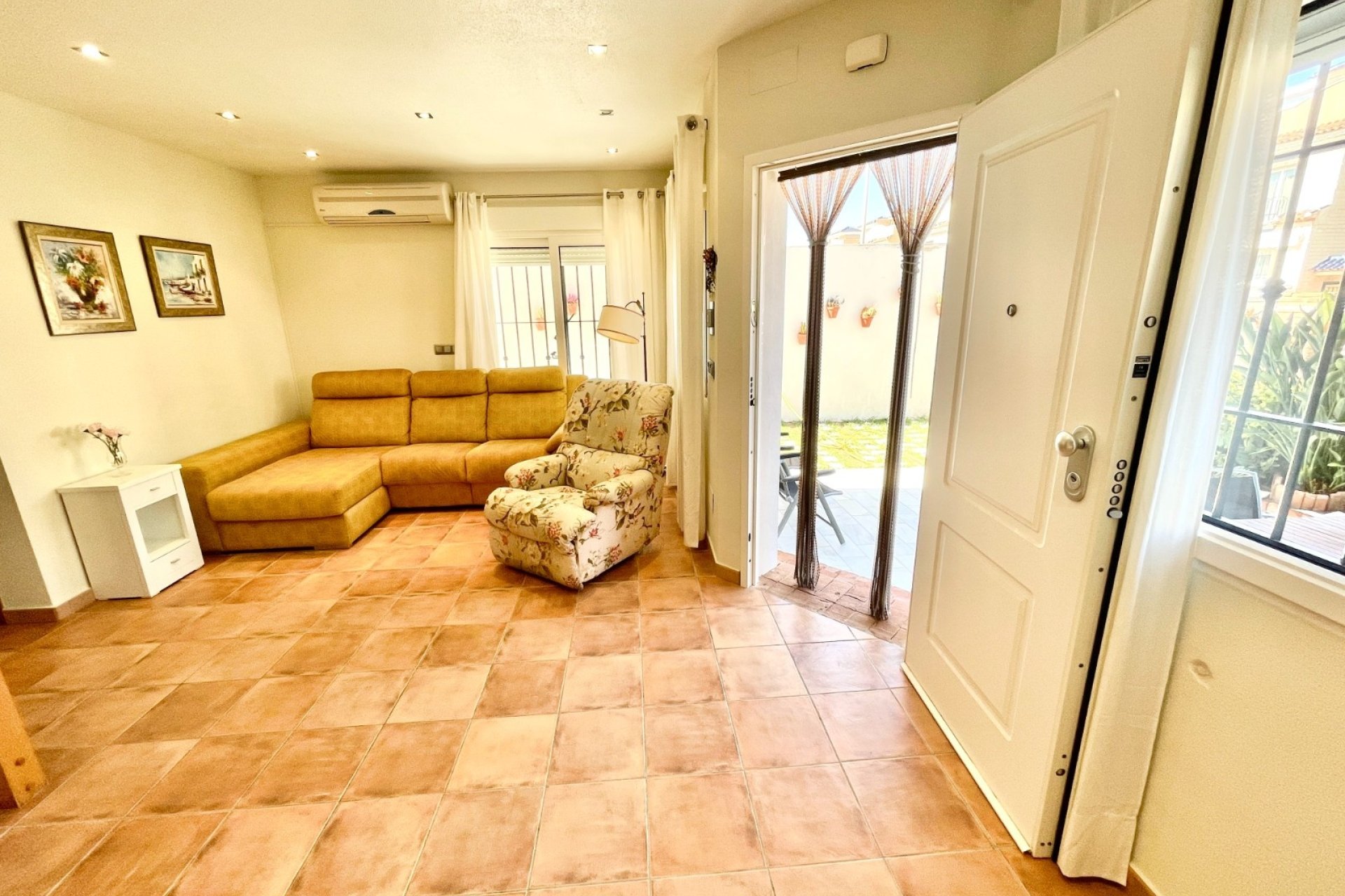 Herverkoop - Town House -
Torre de la Horadada - Costa Blanca