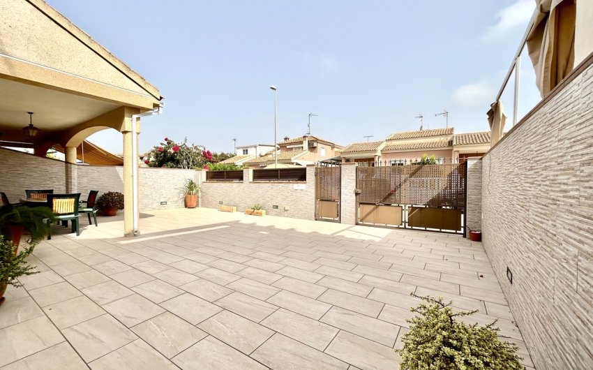 Herverkoop - Town House -
Torre de la Horadada - Costa Blanca