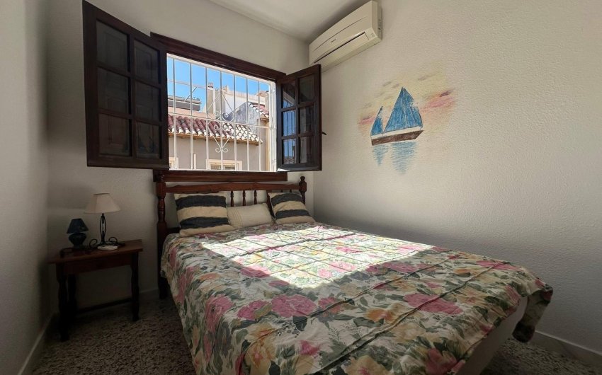 Herverkoop - Town House -
Torrevieja - Cabo Cervera