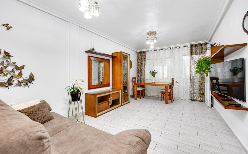 Herverkoop - Town House -
Torrevieja - Calas Blanca