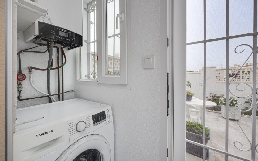 Herverkoop - Town House -
Torrevieja - Calas Blanca