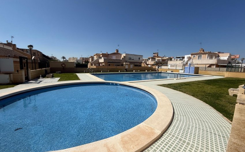 Herverkoop - Town House -
Torrevieja - Carrefour