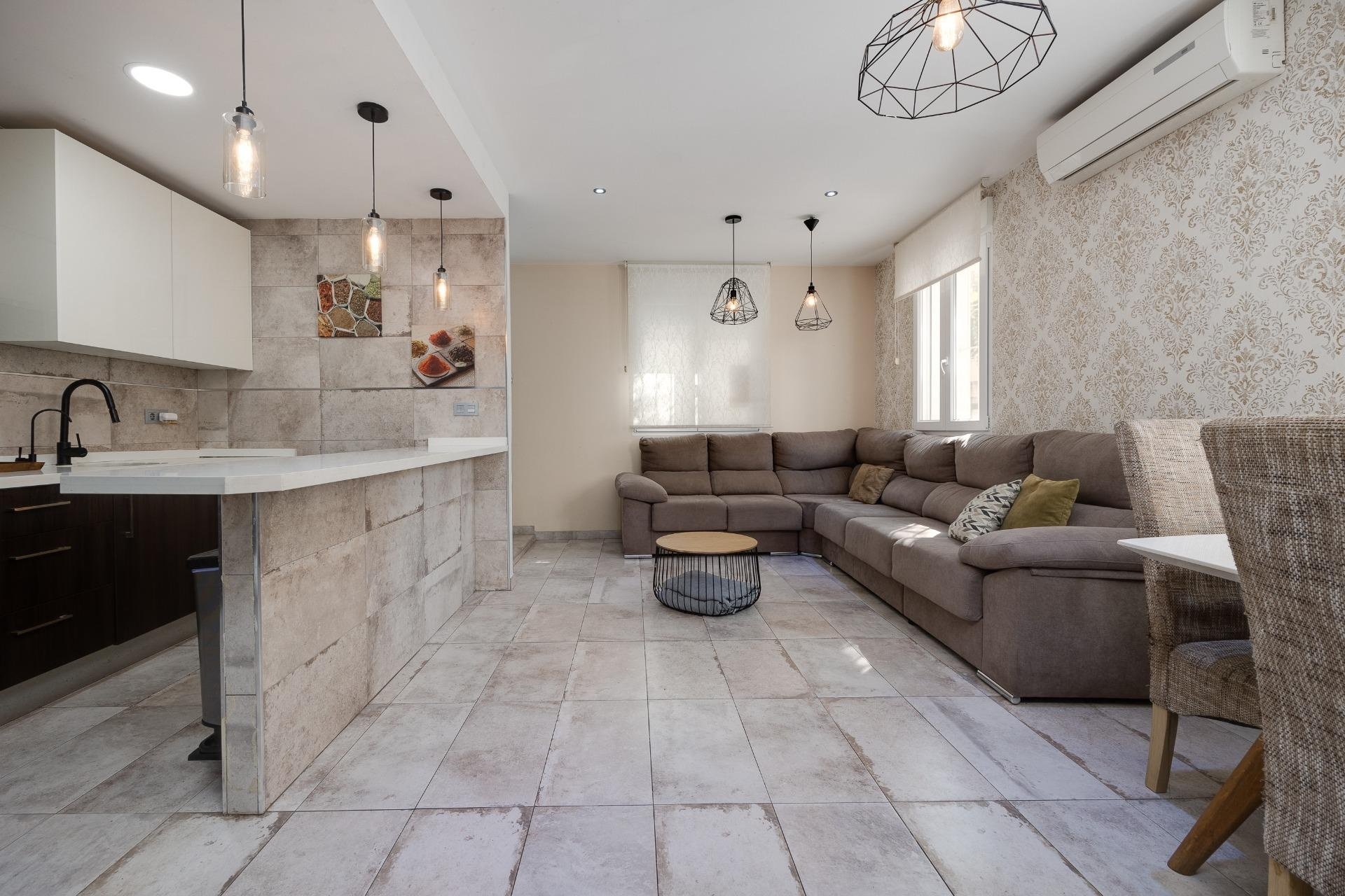 Herverkoop - Town House -
Torrevieja - Centro