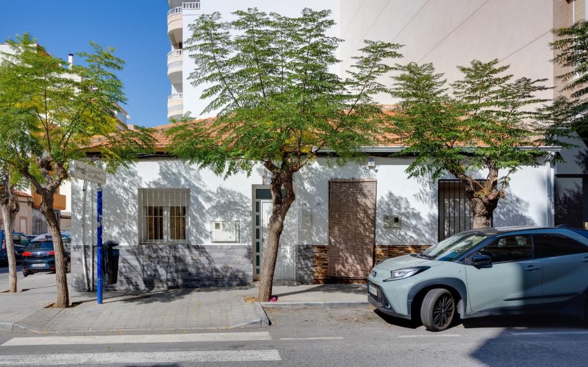 Herverkoop - Town House -
Torrevieja - Centro