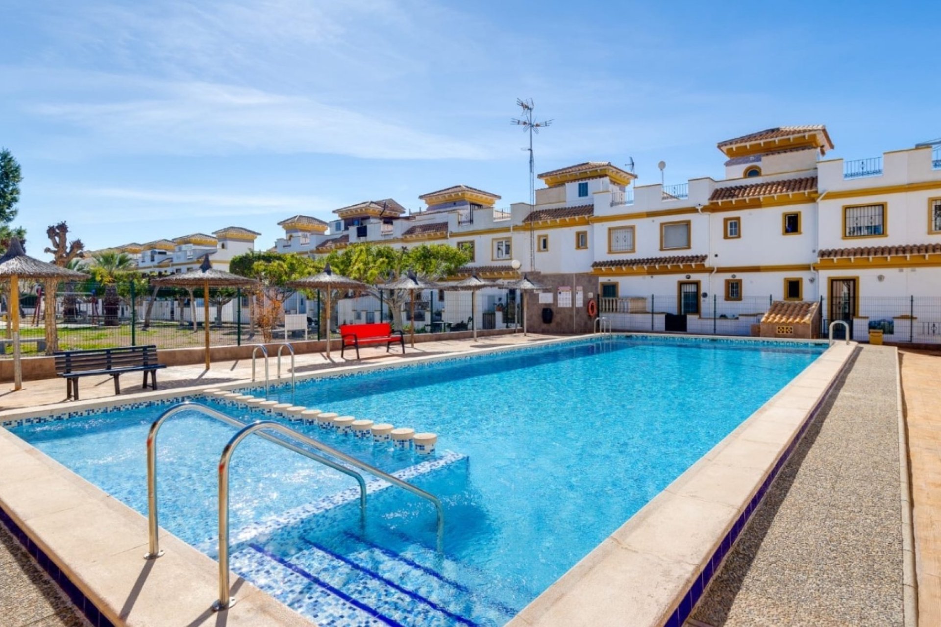 Herverkoop - Town House -
Torrevieja - Costa Blanca