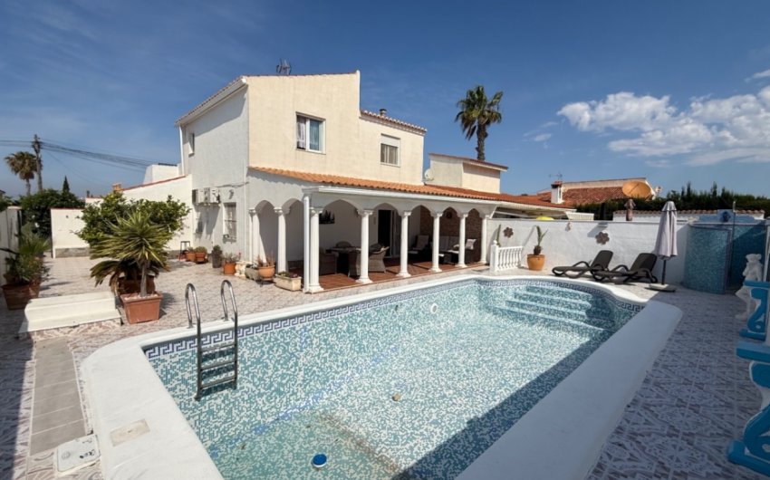 Herverkoop - Town House -
Torrevieja - Costa Blanca