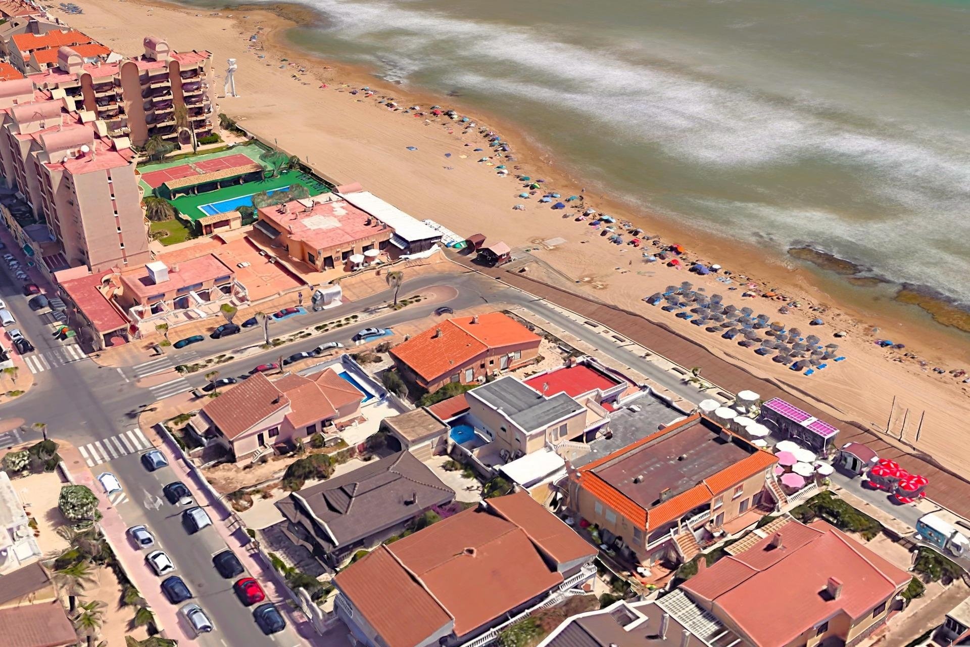 Herverkoop - Town House -
Torrevieja - La Mata