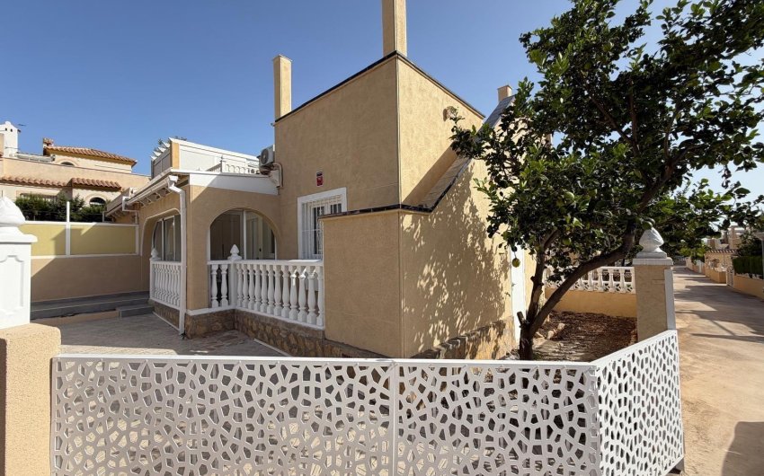 Herverkoop - Town House -
Torrevieja - Miramar - Torre Del Moro