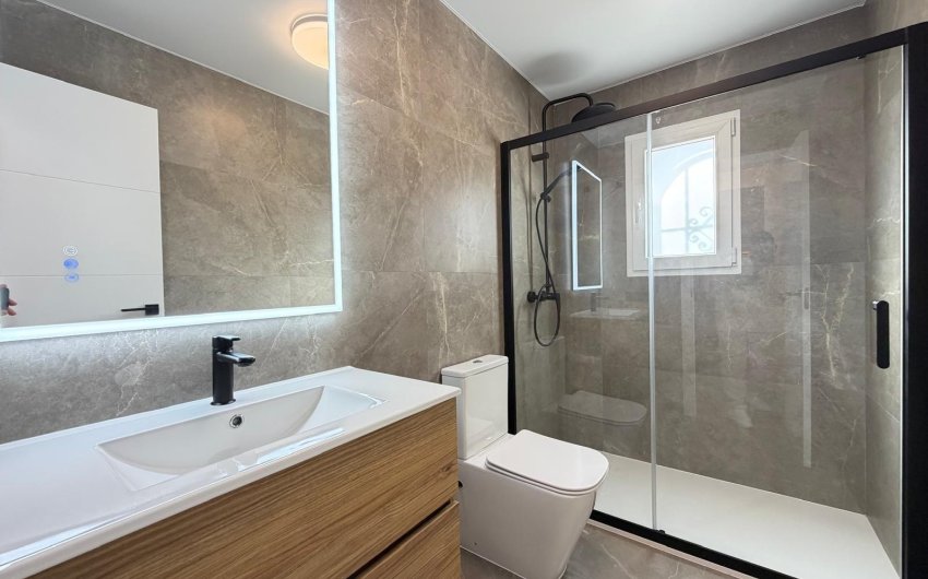 Herverkoop - Town House -
Torrevieja - Miramar - Torre Del Moro