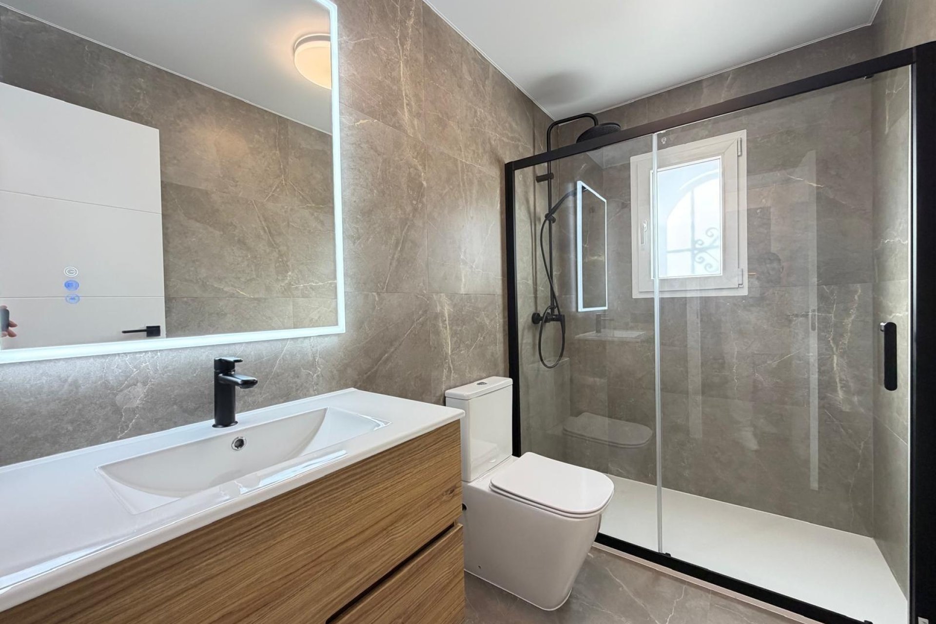 Herverkoop - Town House -
Torrevieja - Miramar - Torre Del Moro