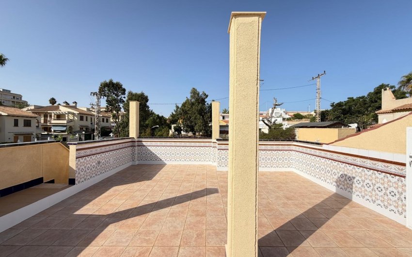 Herverkoop - Town House -
Torrevieja - Miramar - Torre Del Moro