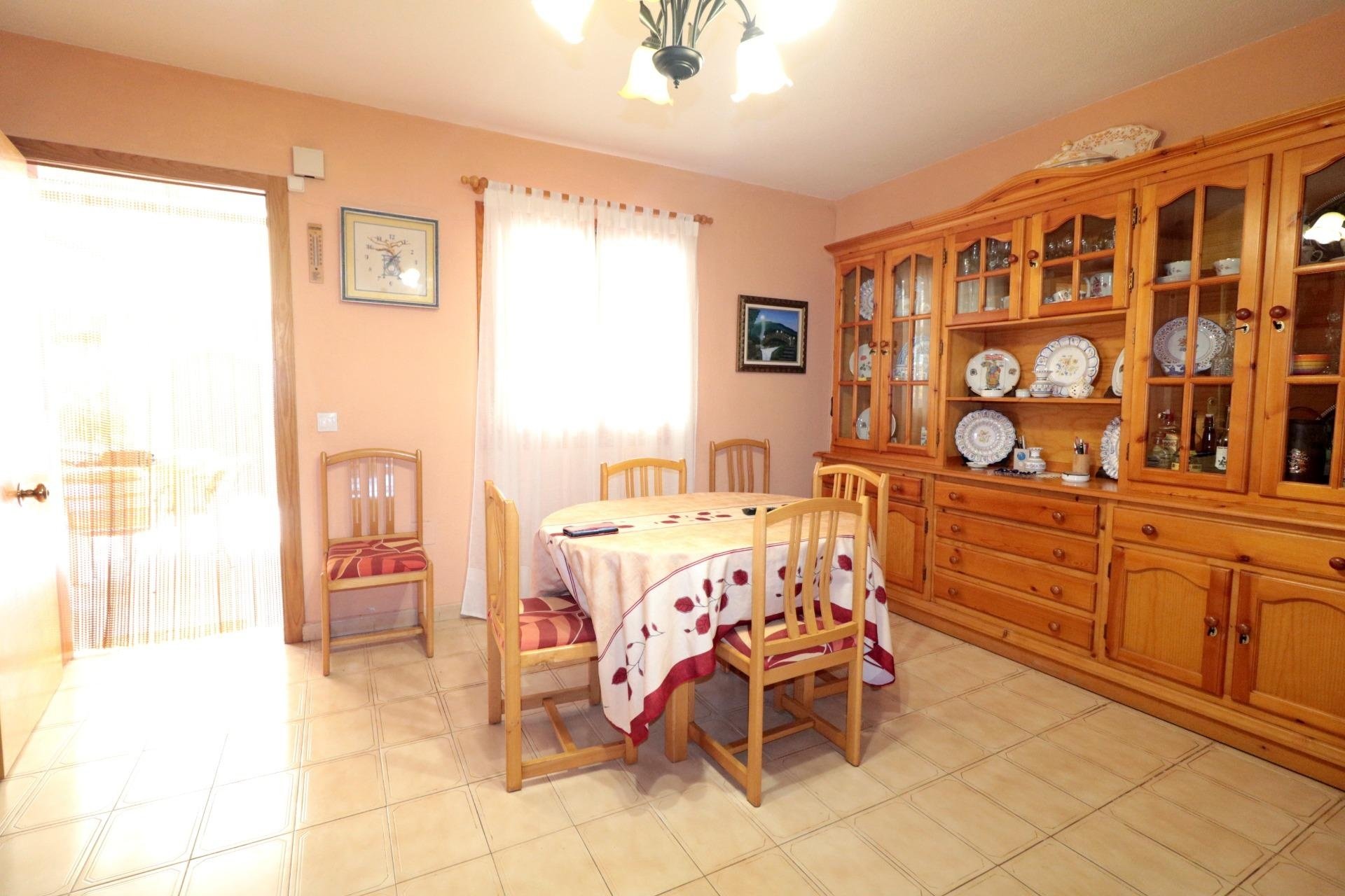 Herverkoop - Town House -
Torrevieja - Playa De Los Naufragos