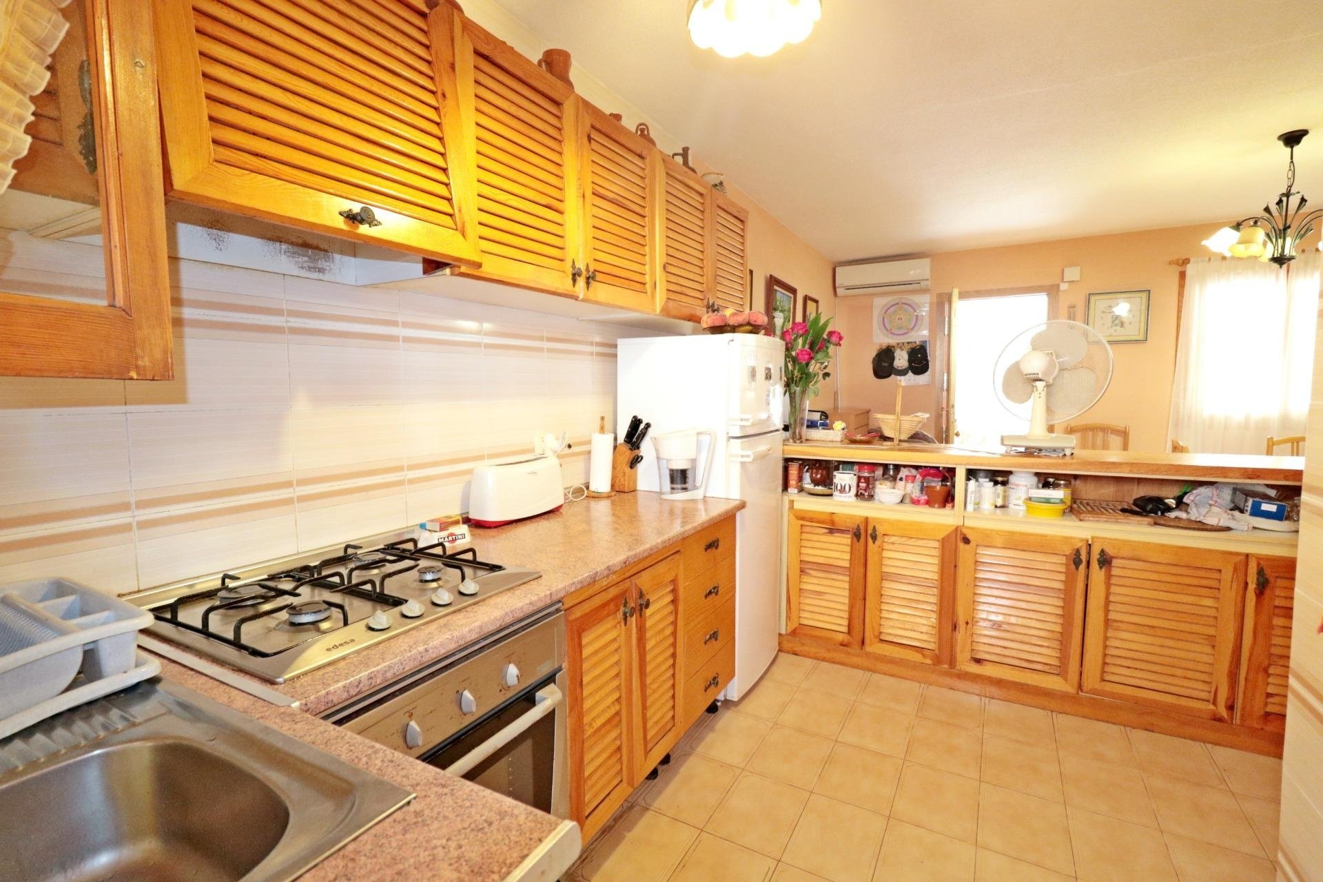 Herverkoop - Town House -
Torrevieja - Playa De Los Naufragos