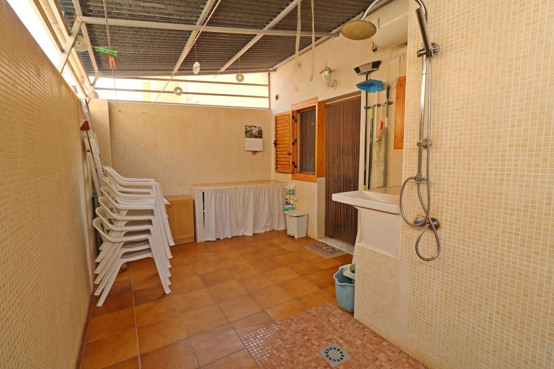 Herverkoop - Town House -
Torrevieja - Playa De Los Naufragos