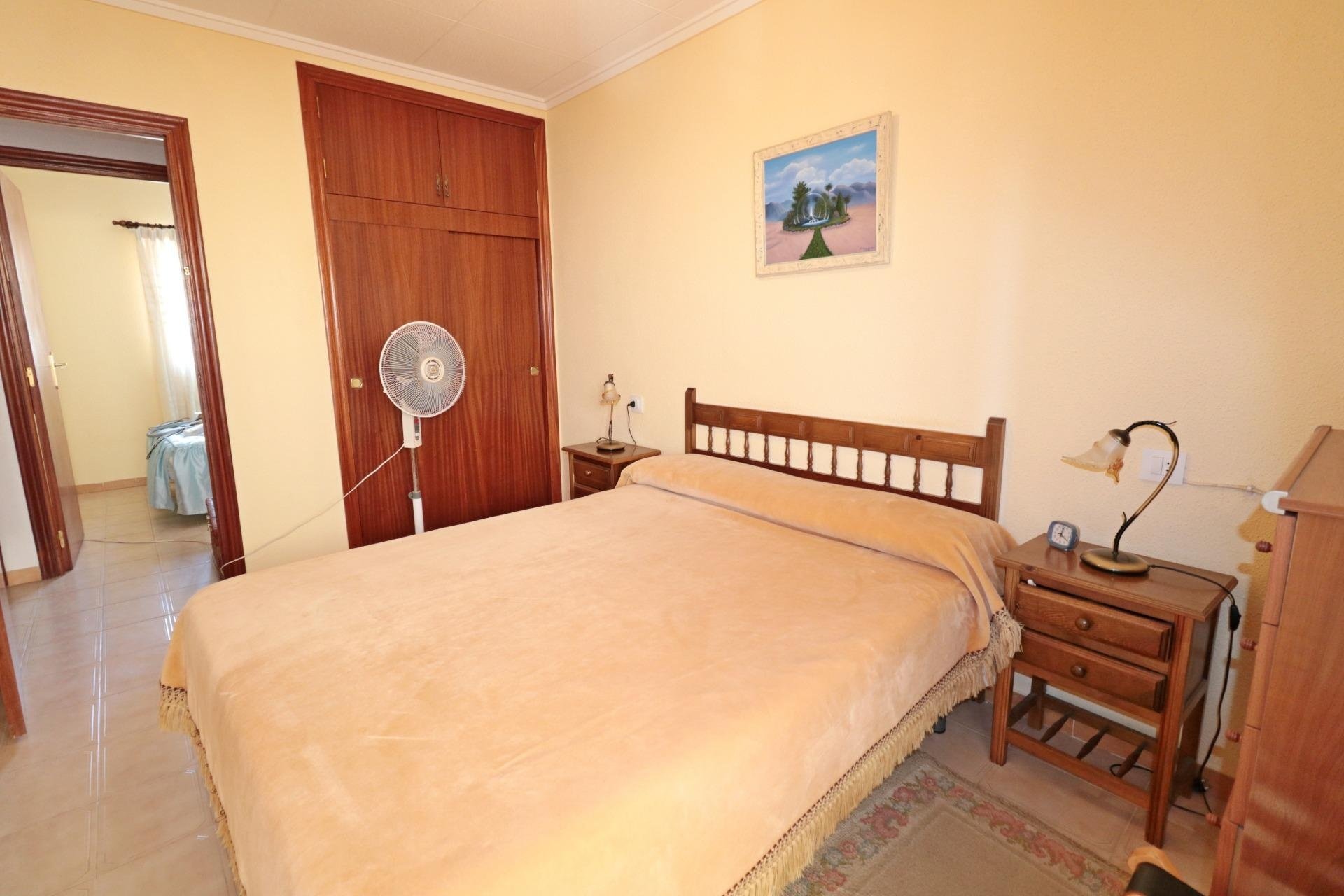Herverkoop - Town House -
Torrevieja - Playa De Los Naufragos
