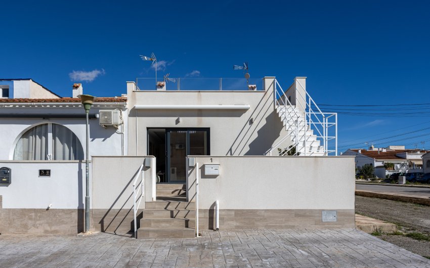 Herverkoop - Town House -
Torrevieja - Urbanización San Luis