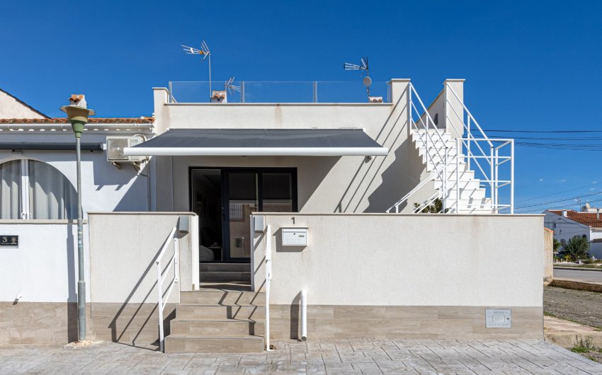 Herverkoop - Town House -
Torrevieja - Urbanización San Luis