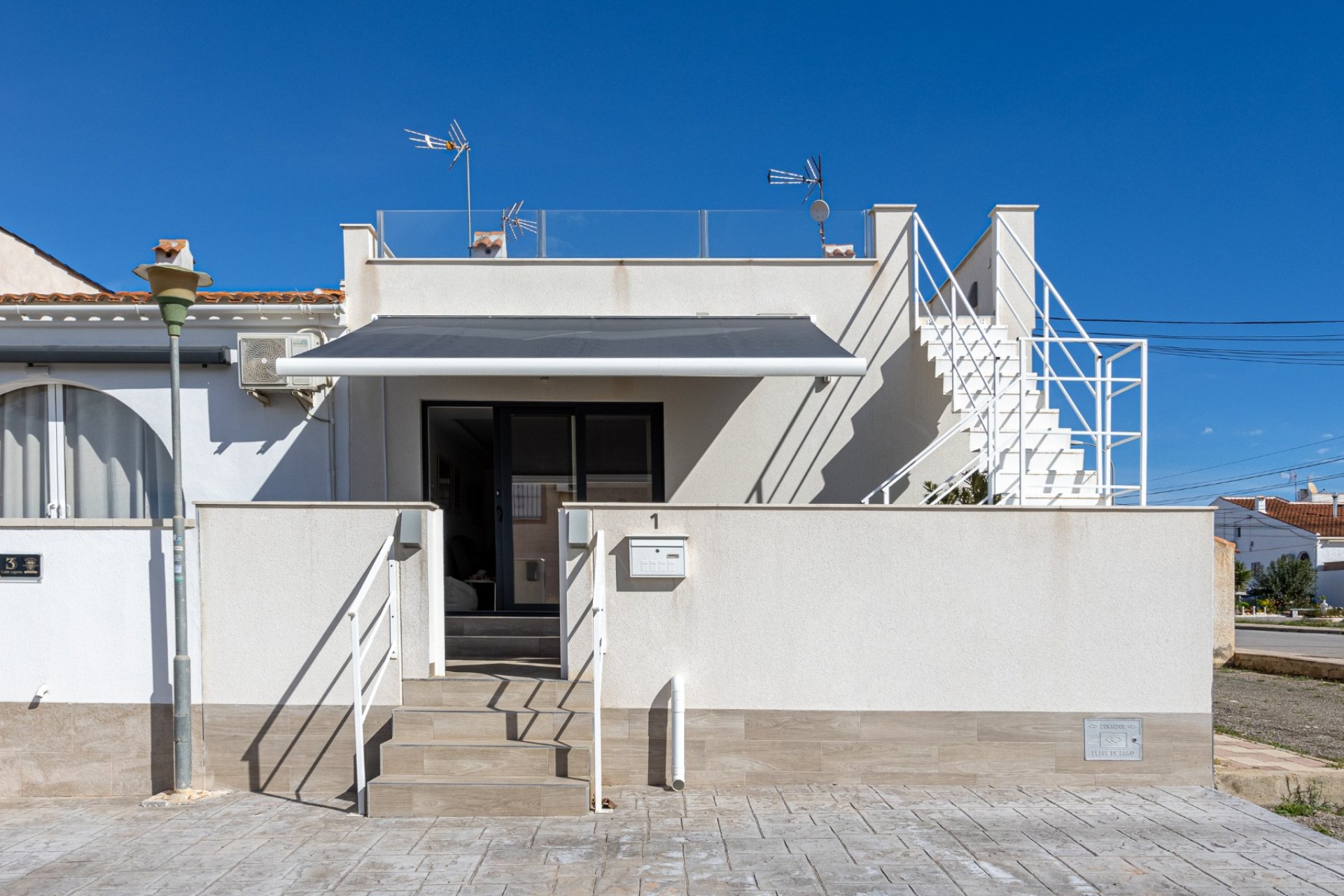 Herverkoop - Town House -
Torrevieja - Urbanización San Luis