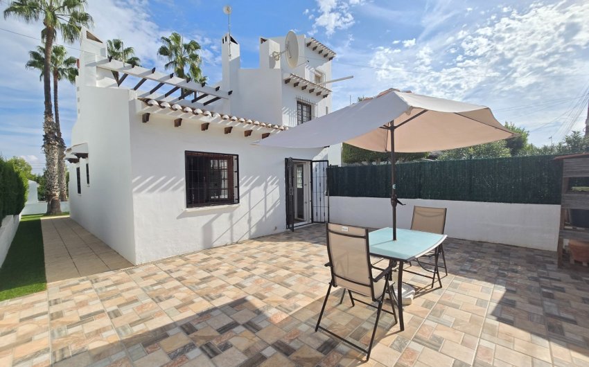 Herverkoop - Town House -
Villamartin - Costa Blanca