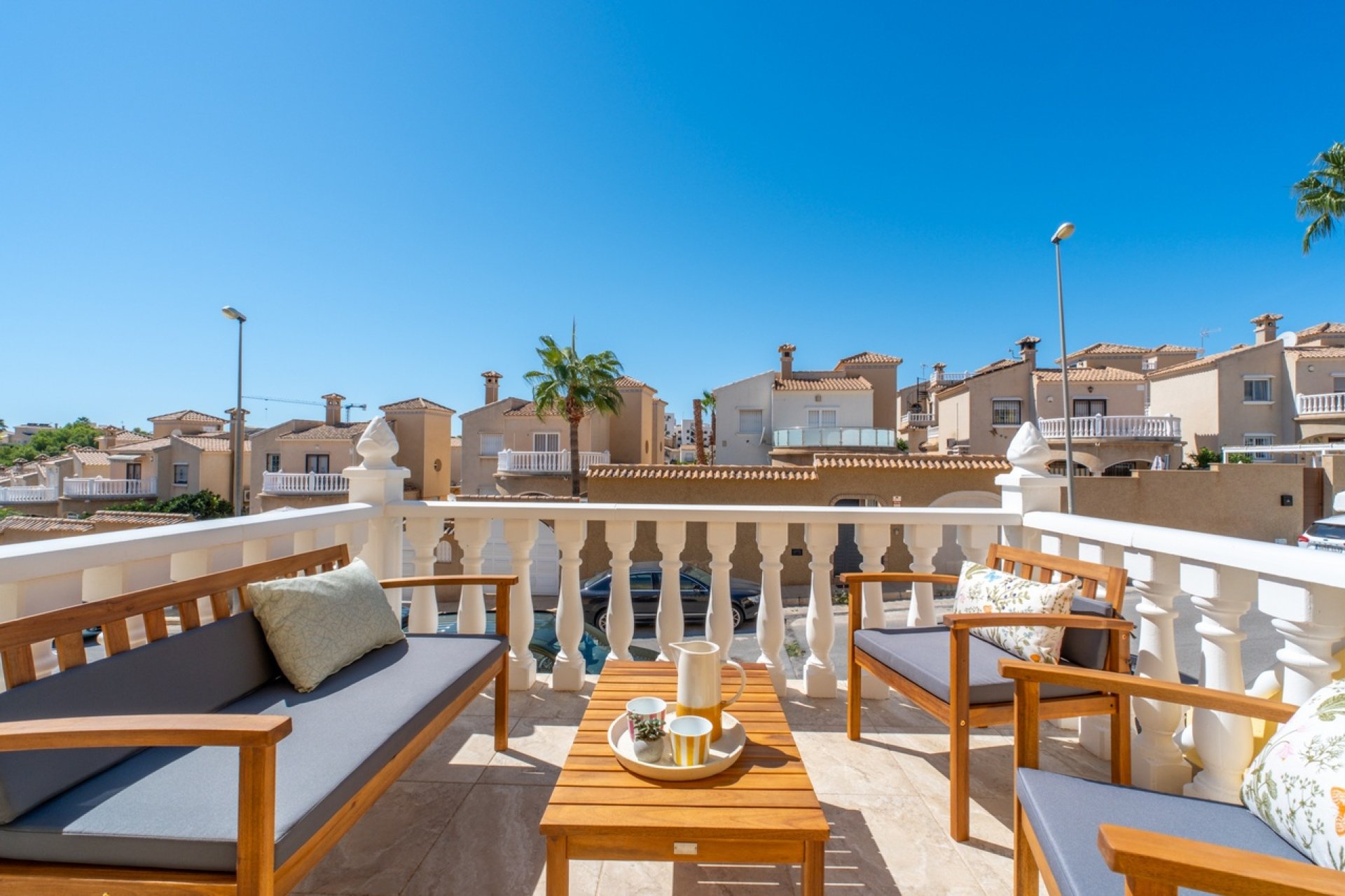 Herverkoop - Town House -
Villamartin - Costa Blanca